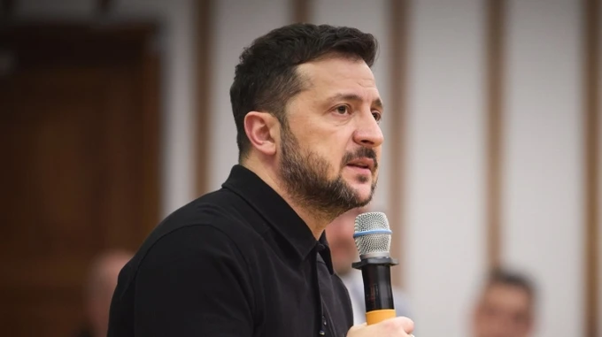 Зеленский отреагировал на предложение Трампа давать Украине оружие в обмен на полезные ископаемые