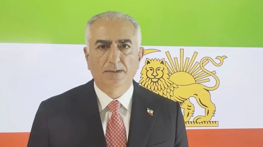 Новий етап повстання: спадкоємець шаха Ірану закликав захоплювати держустанови та посольства