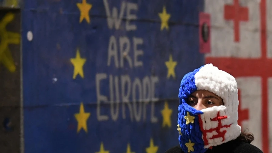 Грузинський парламент заборонив носити маски протестувальникам