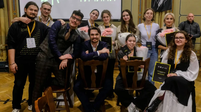 Півмільйона за лекції. Як МУР створив премію, щоб відбілити Тичину і підтримати освіту