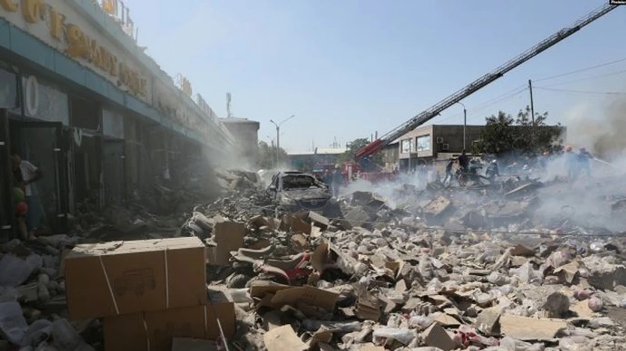 Взрыв в ТРЦ в Ереване: число пострадавших достигло 50, пожар еще тушат
