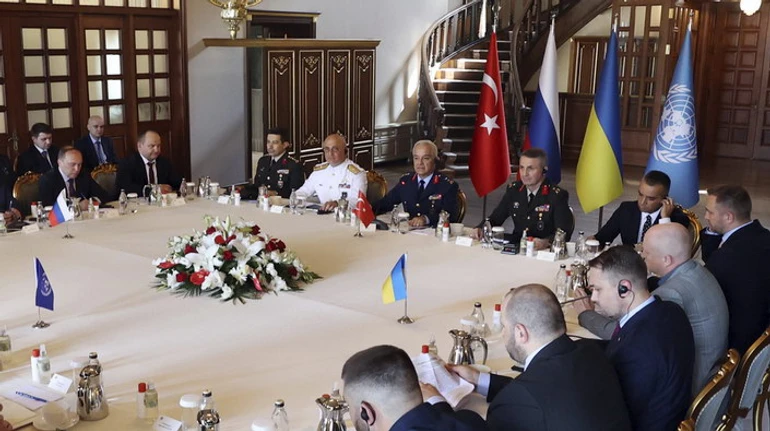 Стамбул як Мінськ: що отримає Росія від Заходу у зерновій угоді та поза нею