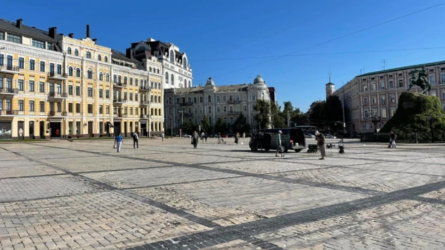 Софийскую площадь обещают отмыть через несколько дней