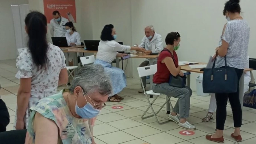 У Чернігові почали щеплювати вакциною Pfizer усіх охочих