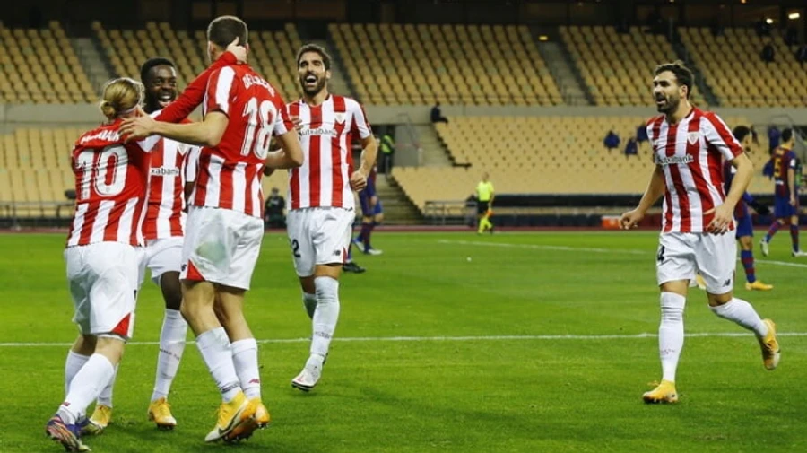 Мессі вперше видалили з поля: Барселона програла Суперкубок