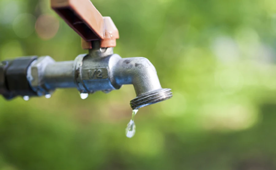 Из-за ядохимикатов в воде закрыли школы и детсады в городе на Днепропетровщине