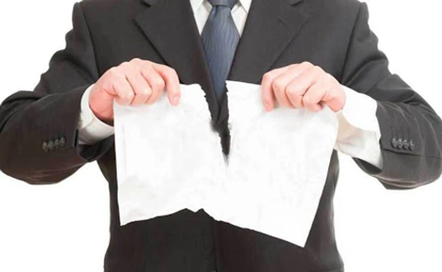 Зеленский подписал закон об уменьшении штрафов за нарушение трудового законодательства