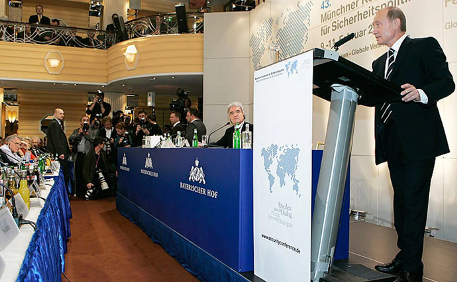 Десять років після початку холодної війни Путіна