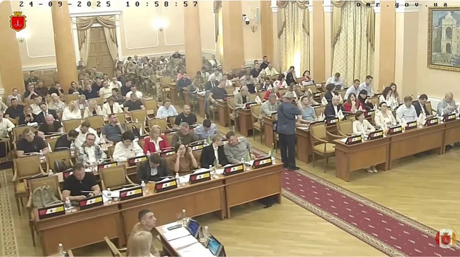 Одеська міськрада планово збиратиметься аж у листопаді, а позачергового засідання поки нема