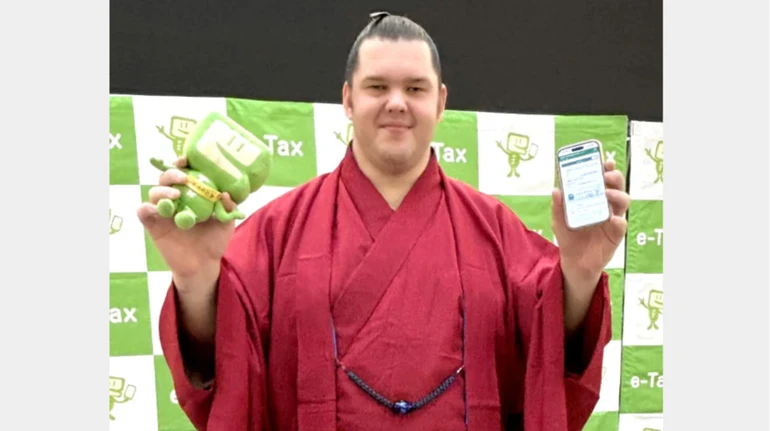 Украинский сумоист возглавил налоговую инспекцию в Японии