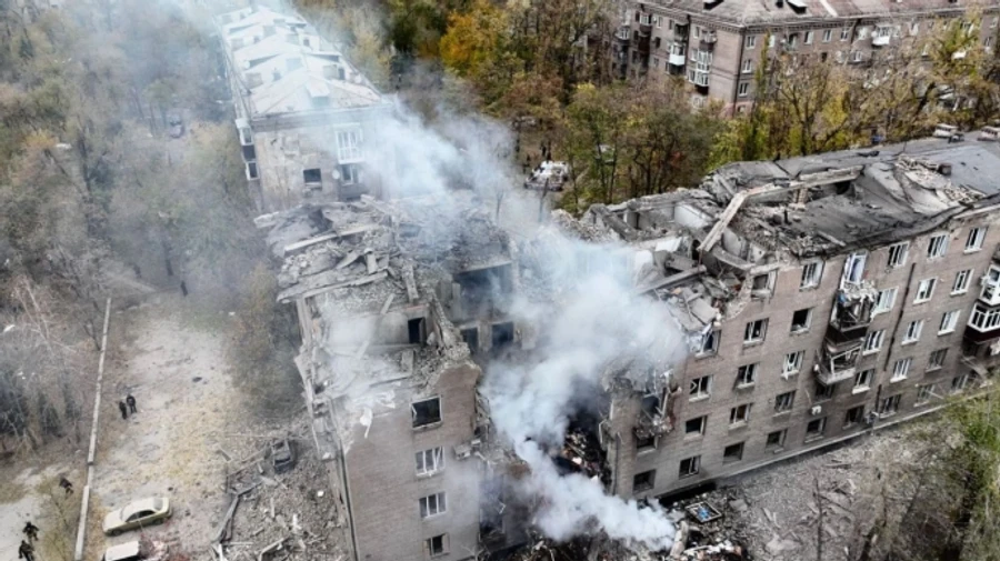 Зеленський прокоментував російський удар по рідному місту: РФ спростовує свої заяви про дипломатію