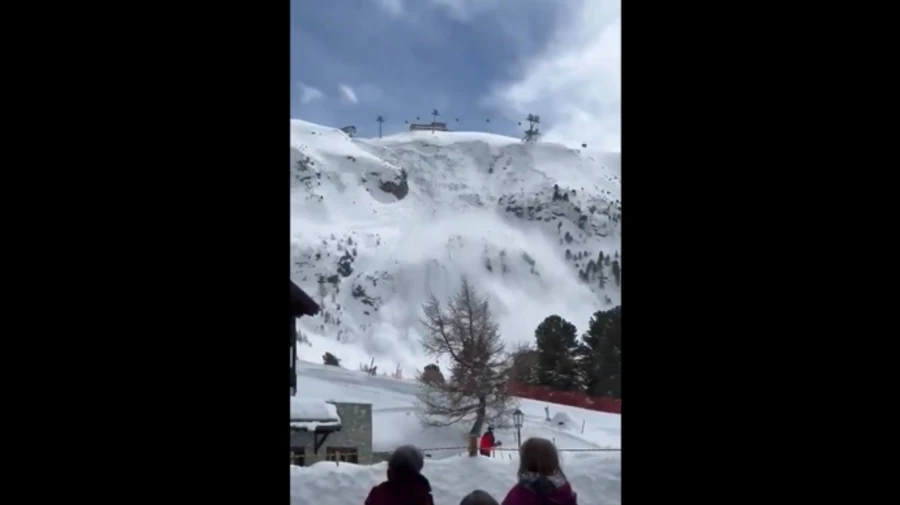 У швейцарських Альпах лавина накрила кількох лижників, трьох знайшли мертвими