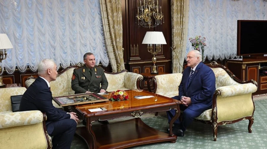 Лукашенко на фоне подготовки к учениям с РФ заявил, что Беларусь ни на кого не будет нападать