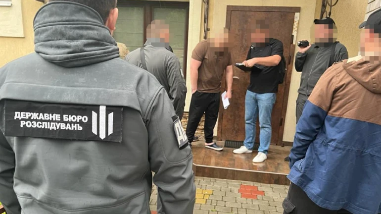 Чиновник полиции Днепра выбивал несуществующий долг в $200 тысяч, угрожая убийством