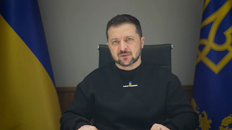 Zelenskyy holds military meeting with top brass