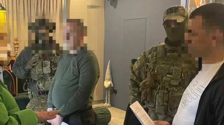 Детектив БЕБ збирав данину з нелегального продажу сигарет - прокуратура