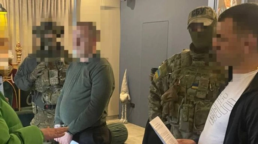 Детектив БЭБ собирал дань с нелегальной продажи сигарет - прокуратура