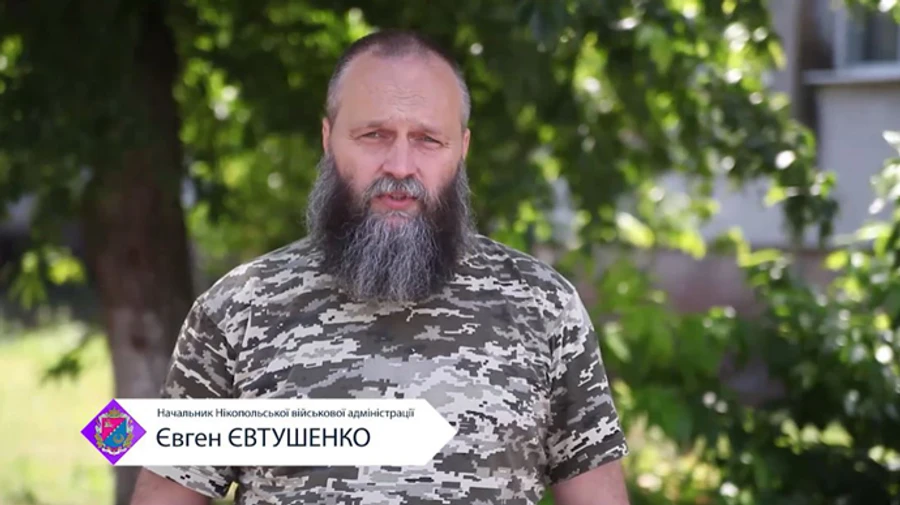 Жителів Нікополя через обстріли закликали тимчасово переселитися вглиб району