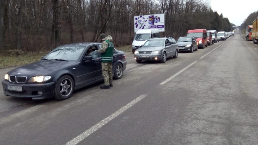 Після Різдва українці потягнулись за кордон: найбільш завантажені пункти пропуску 