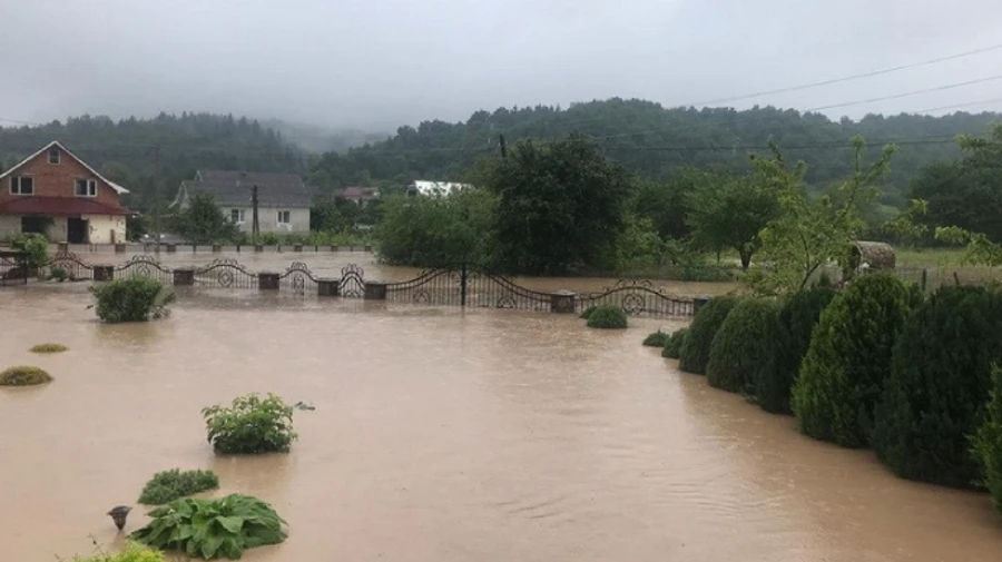 Вода знищила 22 тисячі домогосподарств на Західній Україні – Аваков