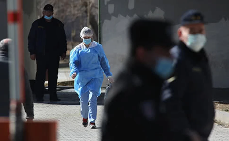 Грузия запретила передвижение на личном транспорте