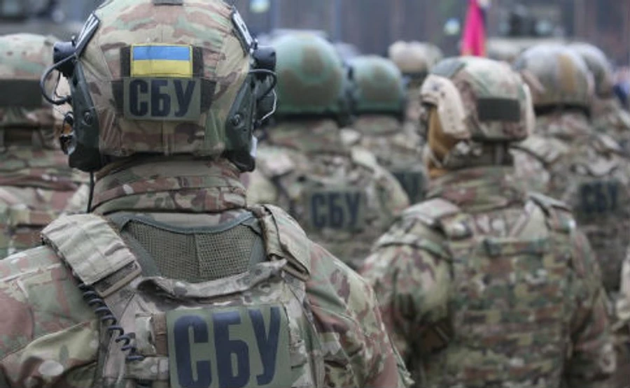 За вибори і контрабанду: Зеленський звільнив кілька посадовців СБУ