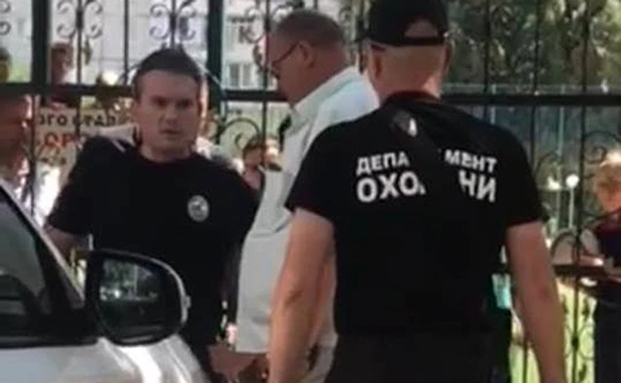 Под Киевом пьяный помощник нардепа подстрелил подростка