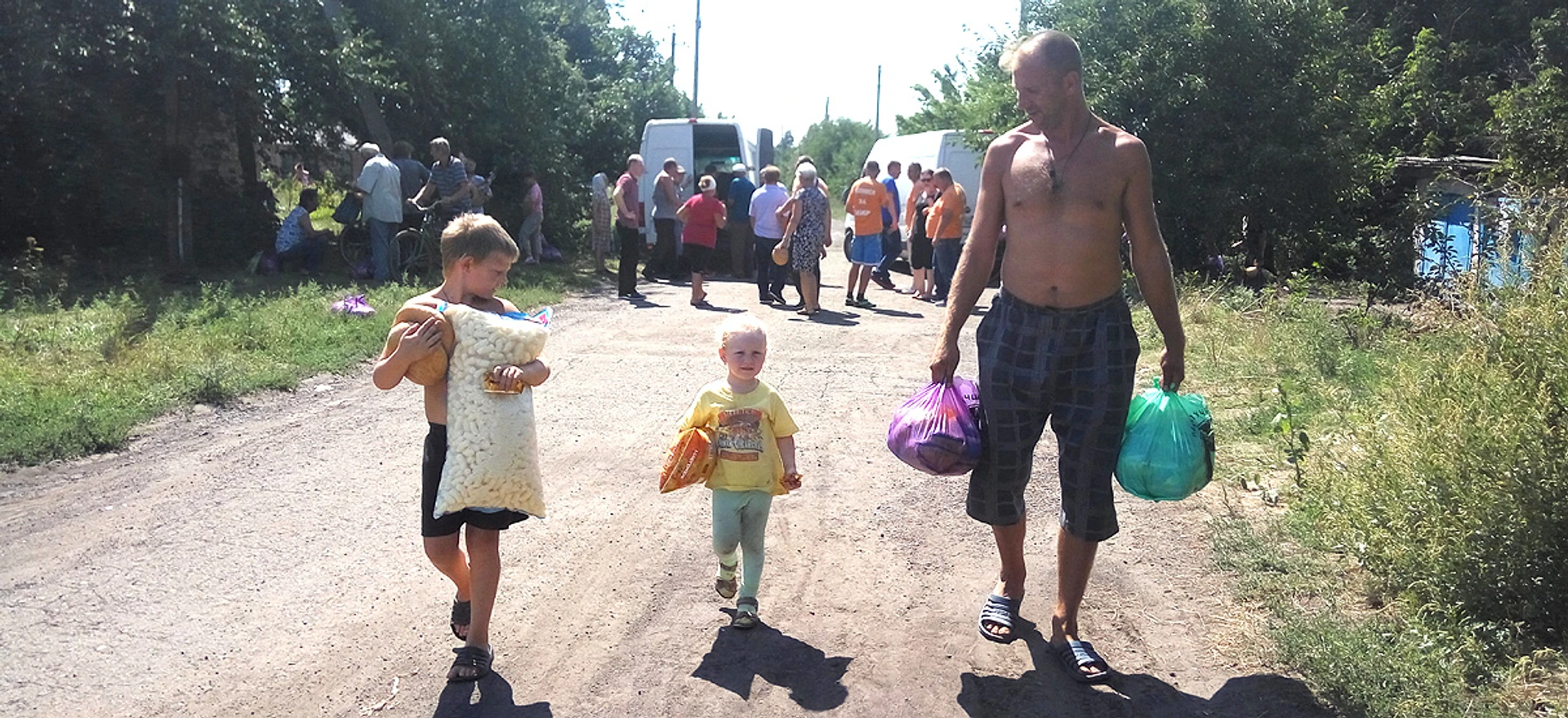 За пенсиями и в школу – в ДНР. Реалии жизни на украинском нуле