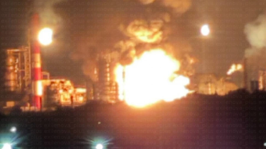 Ukrainian troops strike oil refinery in Russia's Ryazan and oil depot in Luhansk