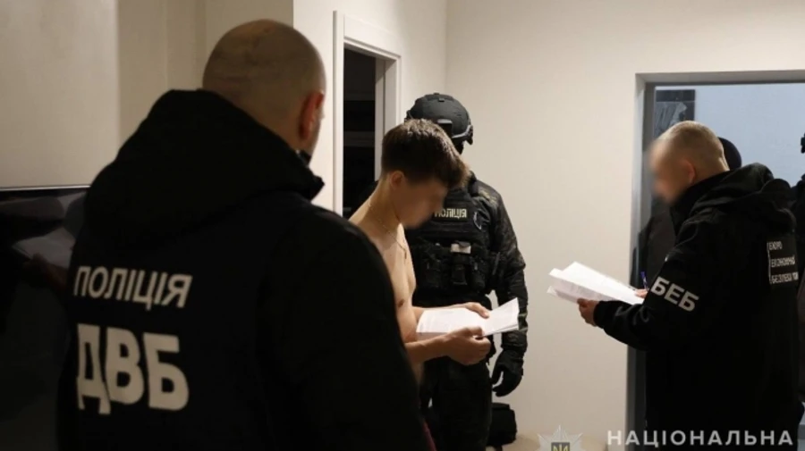 Посвідчення СБУ за $1500: правоохоронці ліквідували масштабну схему друку липових документів