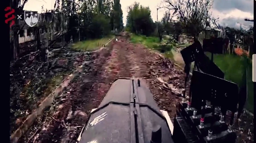 Ukrainian soldiers accelerate ground drone to 70 km/h and evacuate wounded fighter from front line