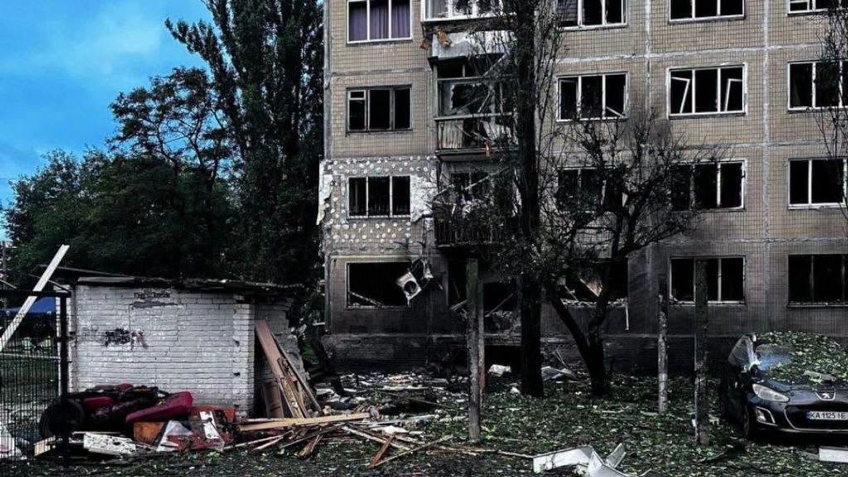 Russian drone attack on Kyiv's Dniprovskyi district: five injured – photos