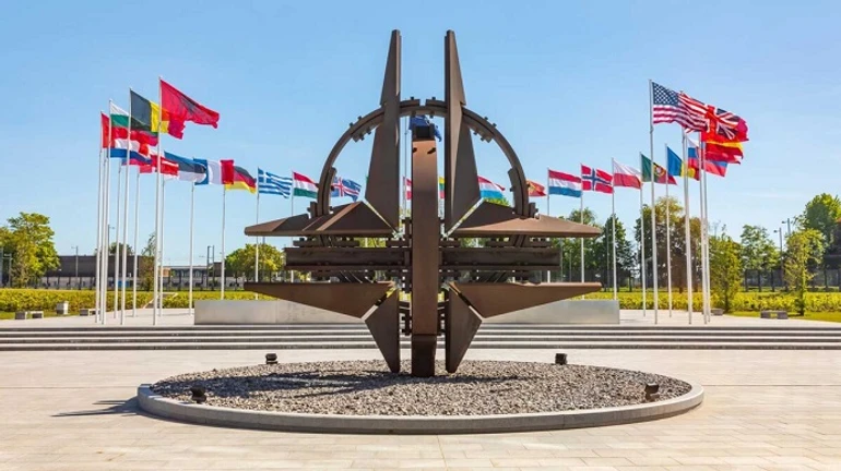 Мы призываем Россию немедленно провести деэскалацию - Столтенберг