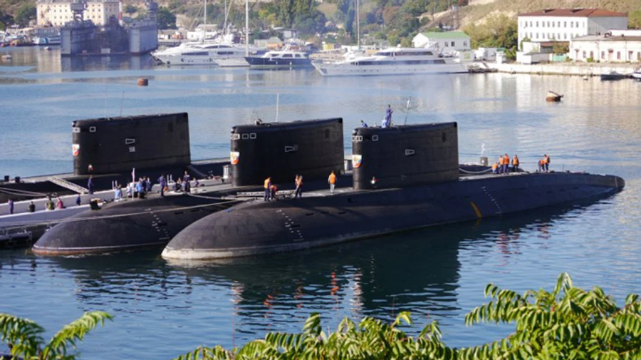 Россия вывела в море все субмарины Черноморского флота