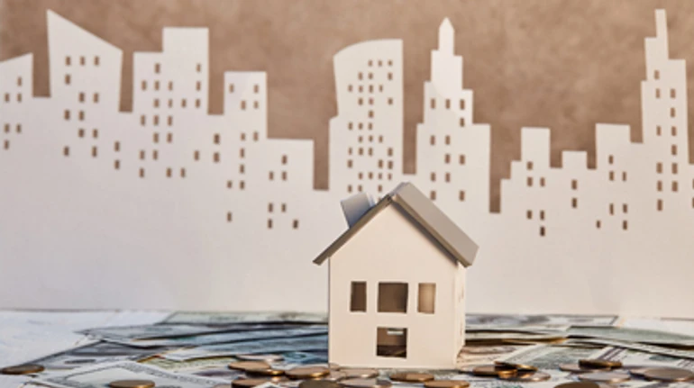 Коммуналка на карантине: как украинцы платили за услуги ЖКХ и что делать с миллиардными долгами