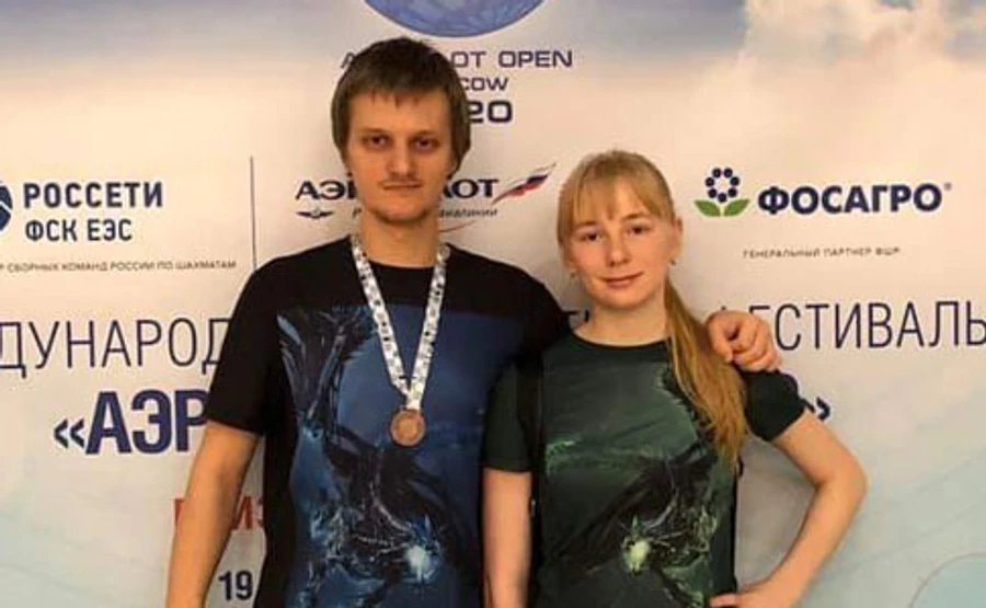 Двох українських шахістів знайшли мертвими з пакетами на головах у Москві – росЗМІ 