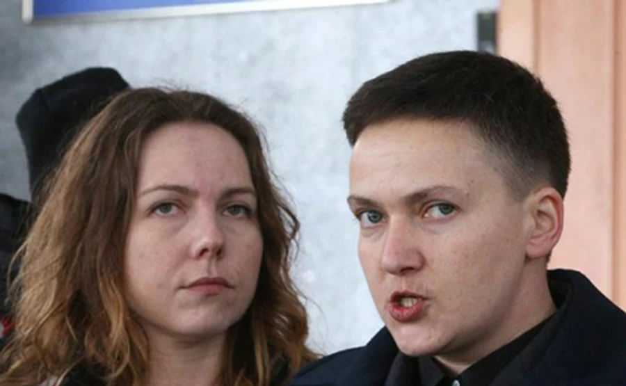 Обыски из квартиры Савченко переместились в ее офис