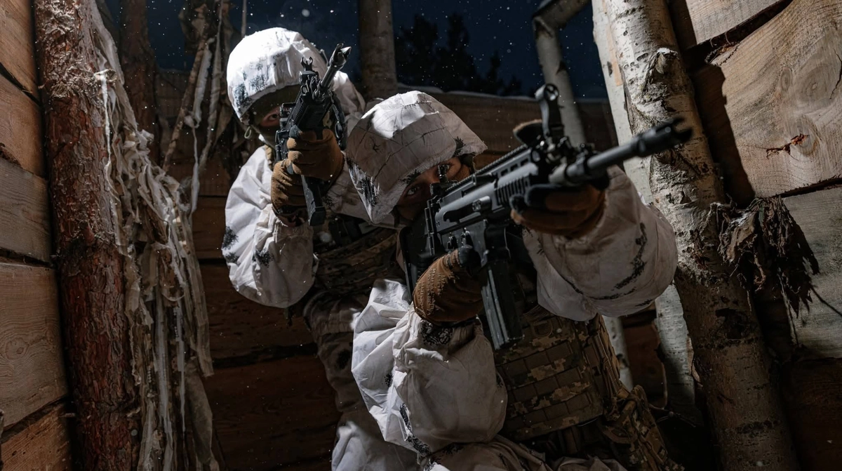 Russia loses 880 soldiers, 93 pieces of military equipment and 694 UAVs over past day