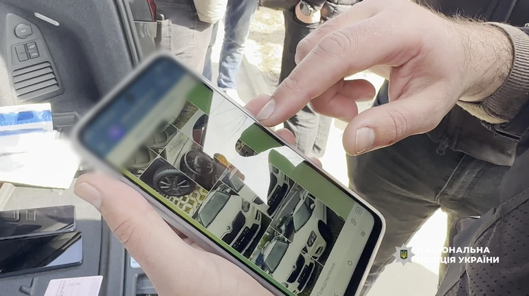 Шахраї ошукували військових на продажі елітних іномарок – затримано трьох одеситів