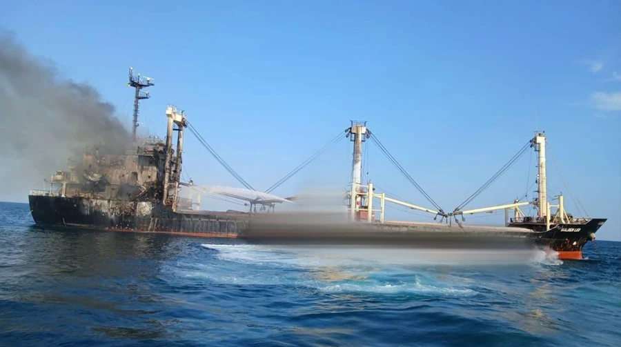 Росіяни вдарили ракетами по іноземному судну з зерном: є загиблі та зниклі безвісти