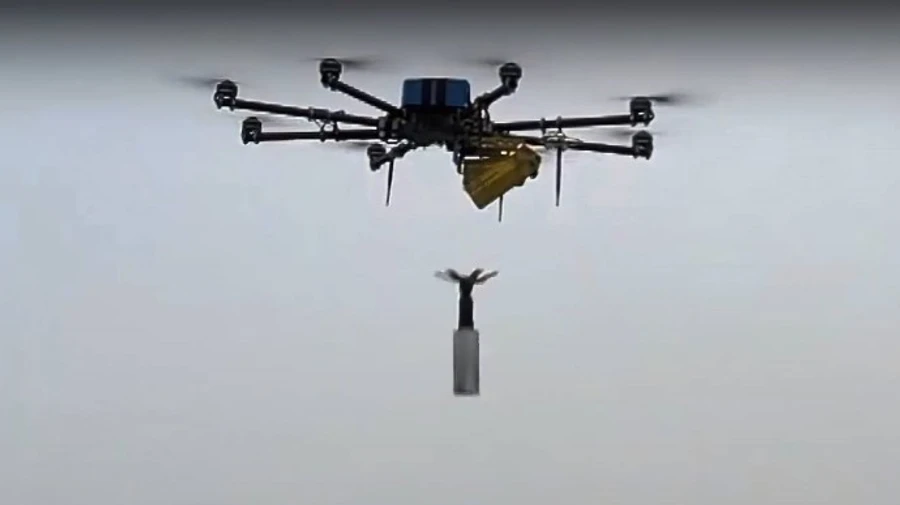 Russian drone drops explosive in Kherson oblast, injuring civilians