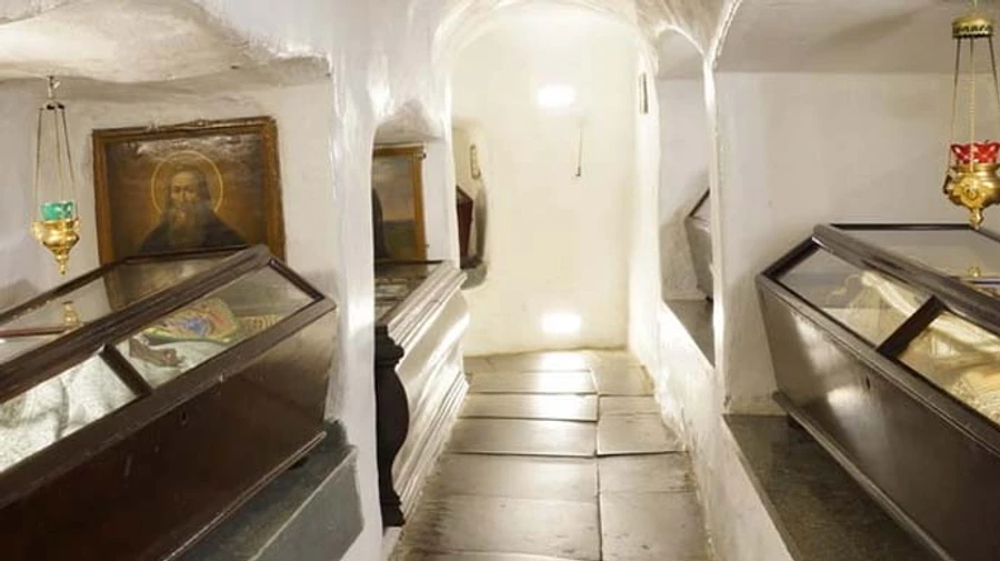 Над пещерами Киево-Печерской лавры нависла угроза: УПЦ МП просит у властей помощи