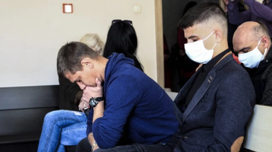 Двох білорусів, які відбивали затриманого у ОМОНу, засудили до 3 років колонії