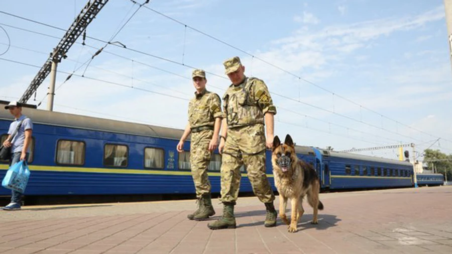 Для безпеки пасажирів Укрзалізниця запустить у поїзди охорону