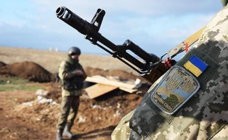 Боевики 10 раз нарушили режим тишины и ранили двух военных