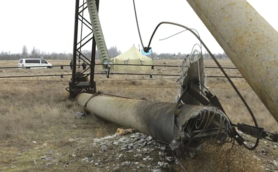Серед учасників блокади Криму - розкол, ремонт блокують