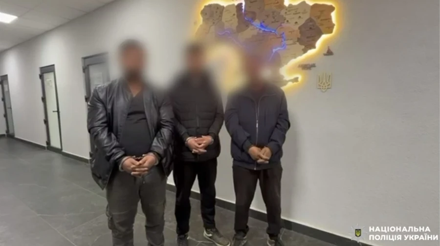 Поліція повідомляє, що затримала нападників на військових ТЦК біля Ужгорода