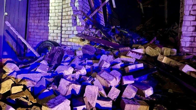 Двоє малолітніх дітей та жінка постраждали через атаку на Дніпро