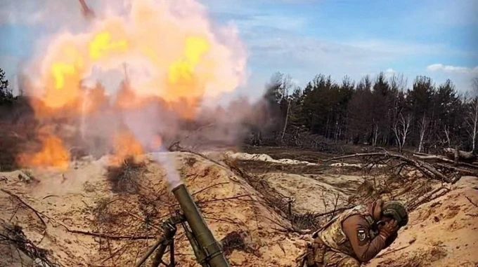 Russians intensify attacks on Bakhmut front, with 36 combat clashes there – Ukraine's General Staff