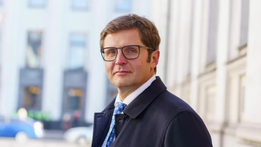 Еще один нардеп-слуга слагает мандат